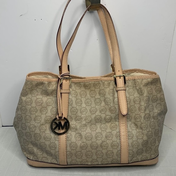 Michael Kors signature tote - Picture 1 of 10